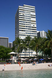 Beach front Waikiki Condo